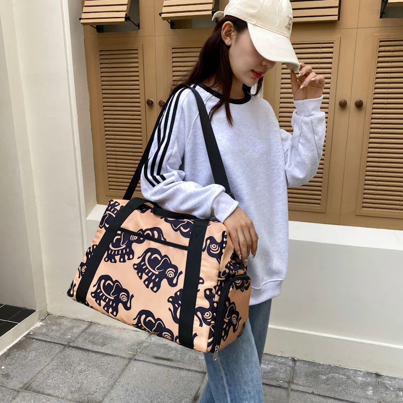 Sportliche Reisetasche mit verspieltem Elefantenmuster Skanto