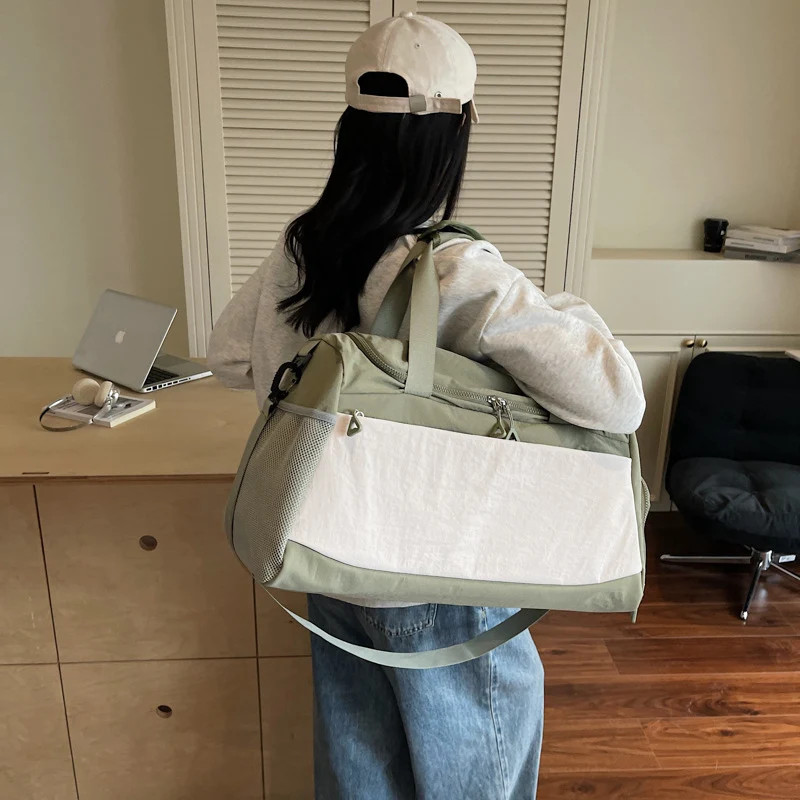 Sportliche Reisetasche mit mehreren Fächern Skanto