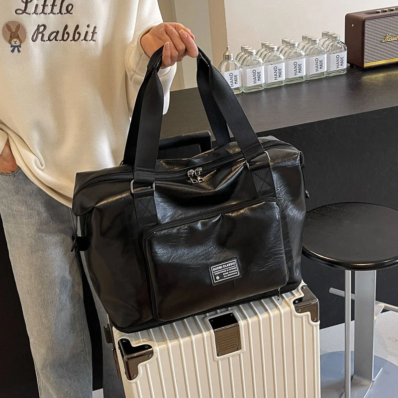 Elegante Sport-Reisetasche mit praktischem Außenfach-Design Skanto