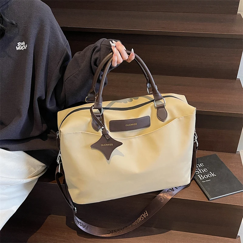 Elegante Reisetasche mit praktischen Fächern Skanto