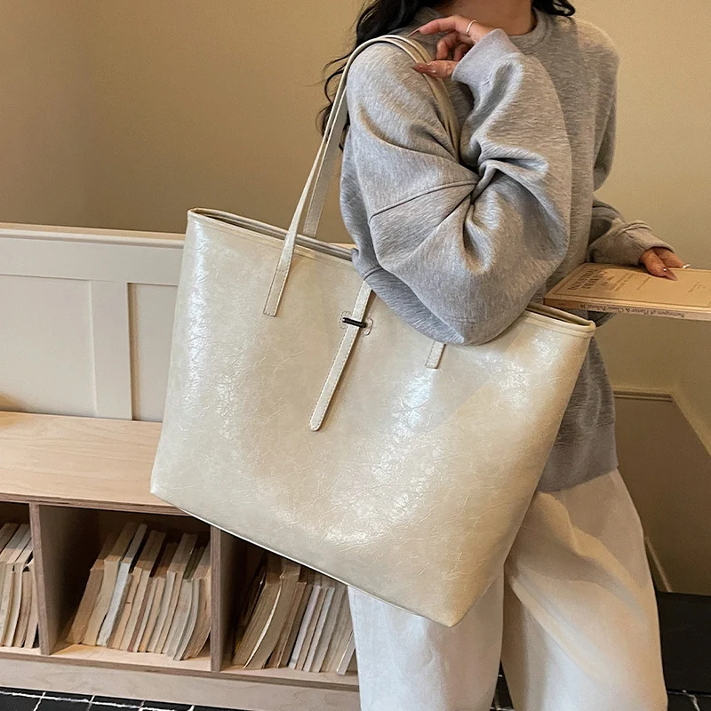 Elegante und geräumige Tragetasche Skanto