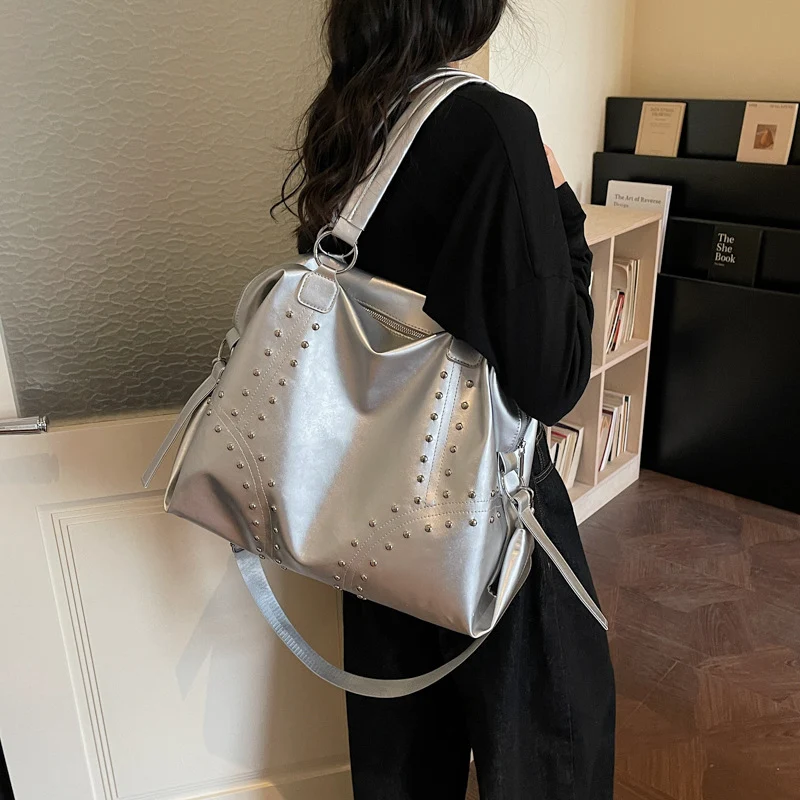 Elegante und geräumige Handtasche Skanto