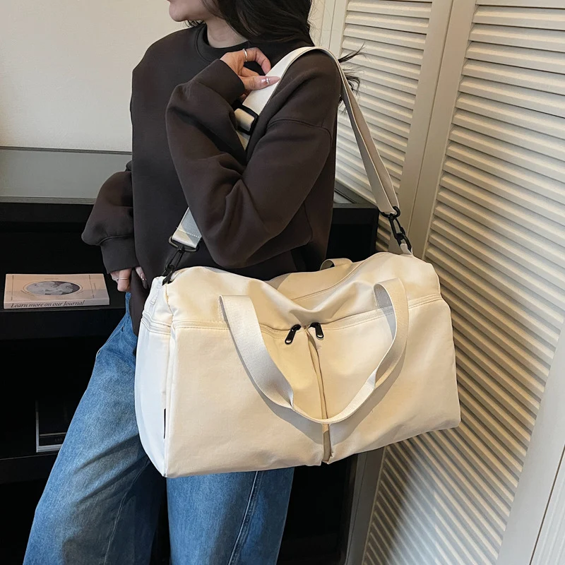 Sportliche Reisetasche mit erweiterbaren Taschen Skanto