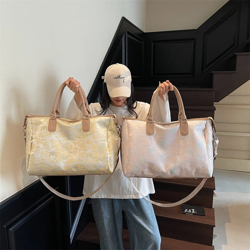 Elegante Reisetasche mit luxuriösem Musterdruck Skanto