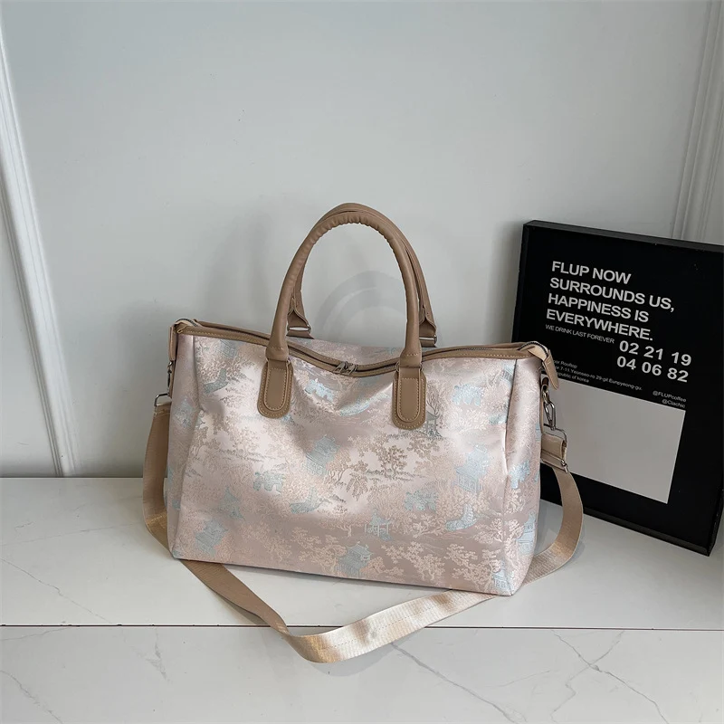 Elegante Reisetasche mit luxuriösem Musterdruck Skanto