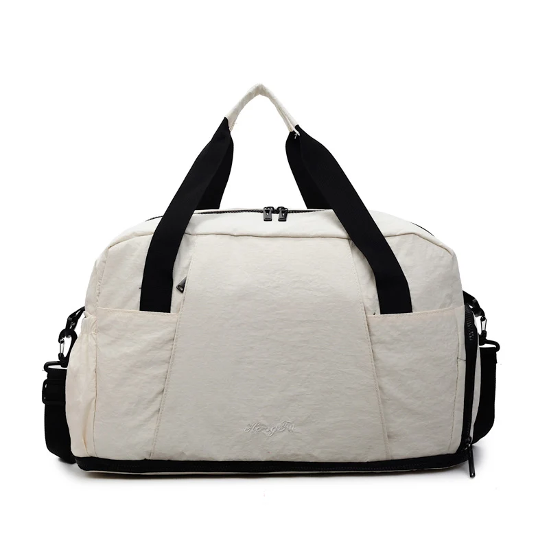 Sportliche Reisetasche mit innovativem Stauraum Skanto