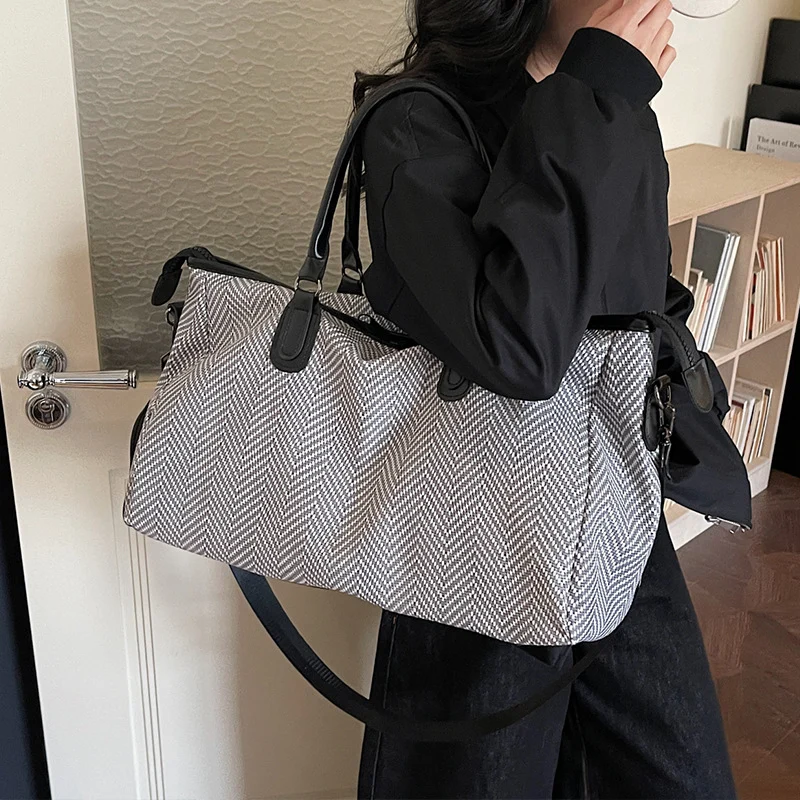 Strapazierfähige Reisetasche mit variabler Innenaufteilung Skanto