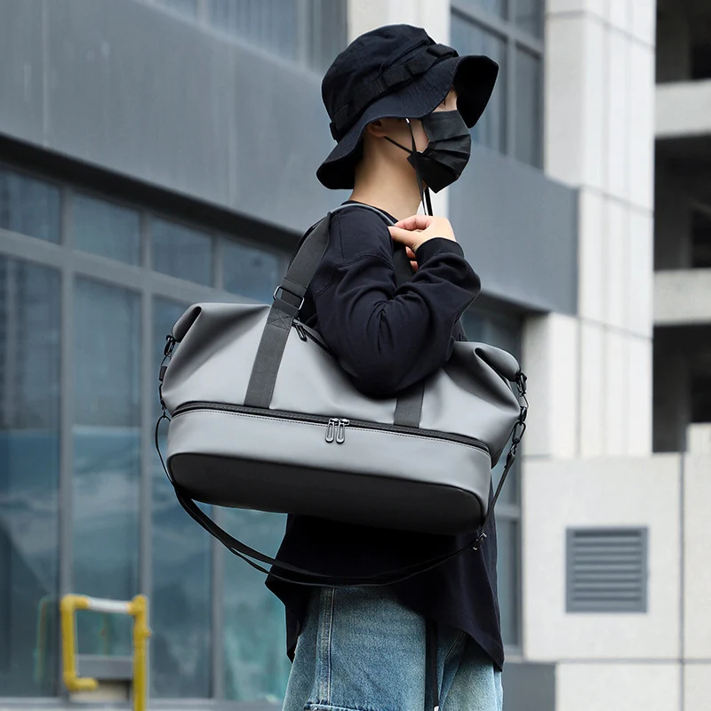 Sportliche und wasserabweisende Reisetasche mit verstellbarem Tragesystem Skanto