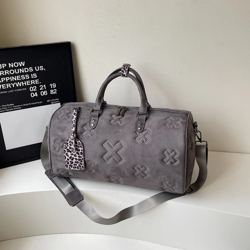 Sportliche Wochenendtasche mit herausnehmbaren Innenteilern und verstärkten Griffen Skanto