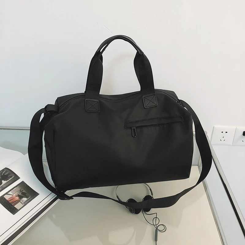 Sportliche Reisetasche aus robustem und wasserabweisendem Material Skanto