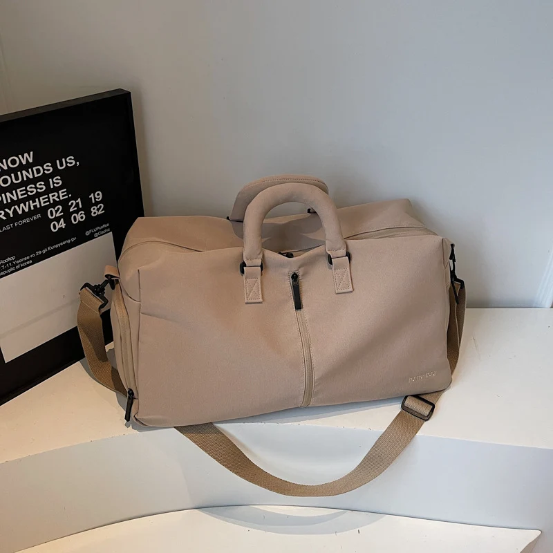 Moderne Reisetasche mit vielseitigen Trageoptionen Skanto