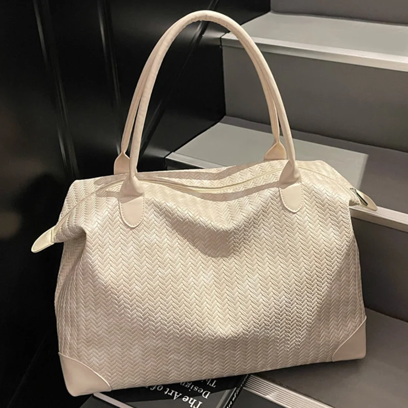 Luxuriöse Reisetasche im modernen Zickzack-Muster Skanto