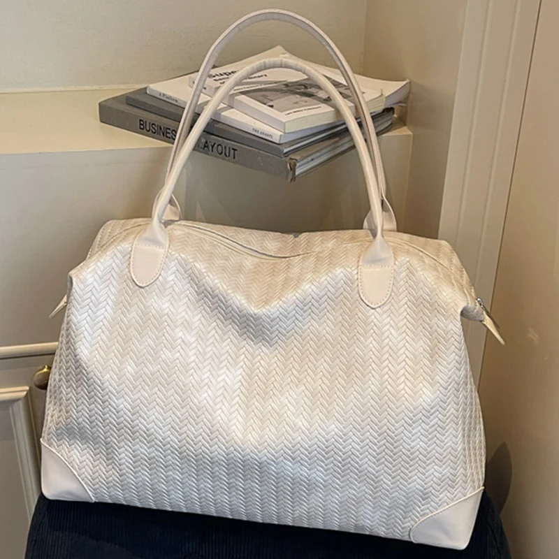 Luxuriöse Reisetasche im modernen Zickzack-Muster Skanto