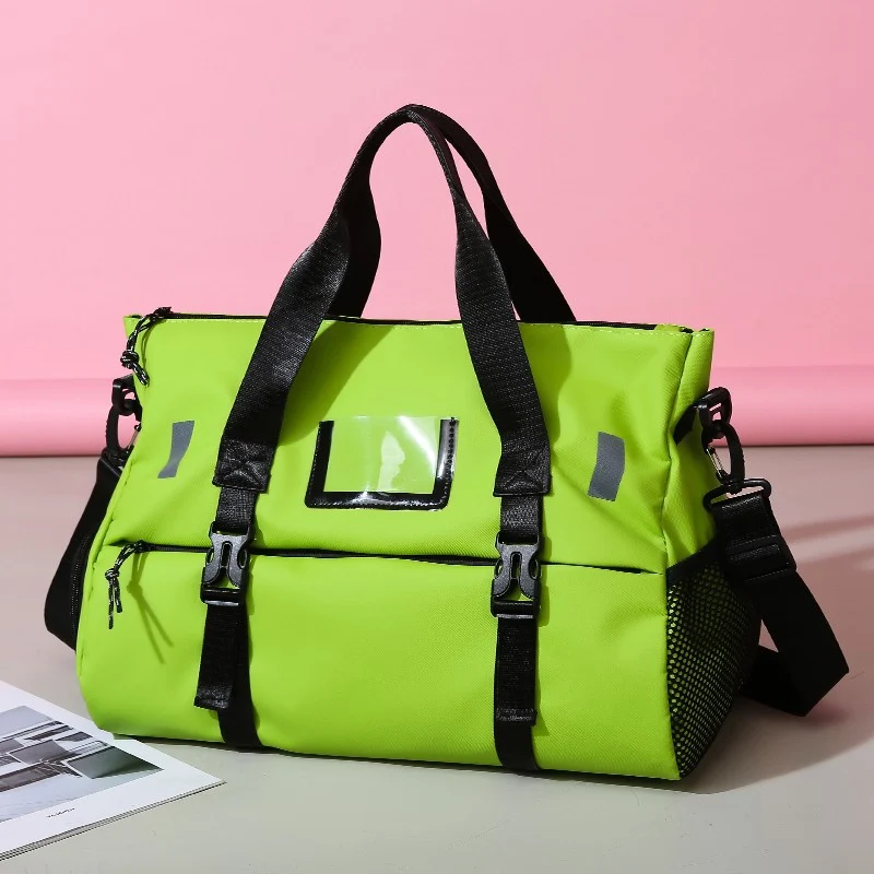 Sportliche Reisetasche mit innovativem Tragesystem und strapazierfähigem Material Skanto