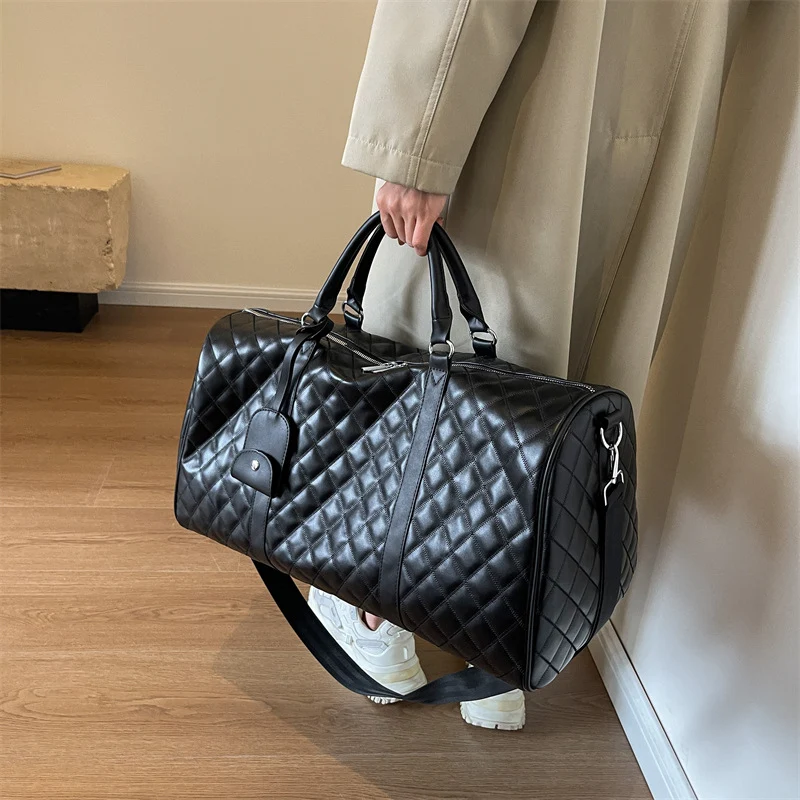 Moderne Reisetaschen mit hochwertiger Steppung und praktischen Tragemöglichkeiten Skanto