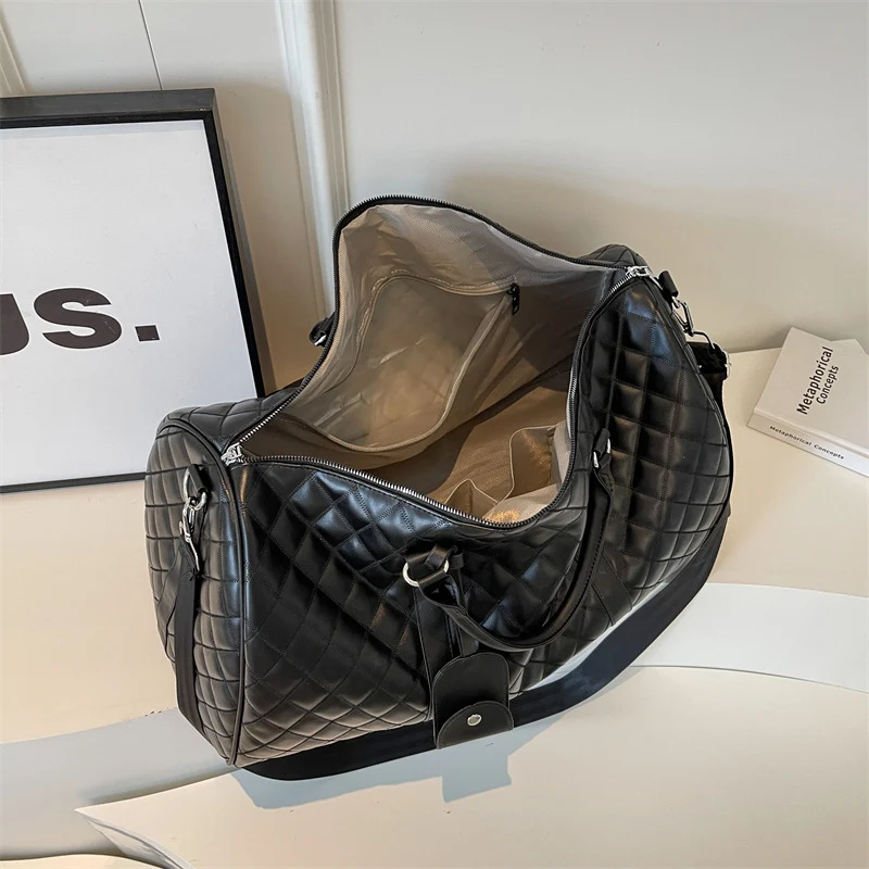 Moderne Reisetaschen mit hochwertiger Steppung und praktischen Tragemöglichkeiten Skanto