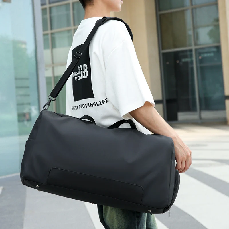 Sportliche Reisetasche mit viel Stauraum und vielseitigem Tragesystem Skanto