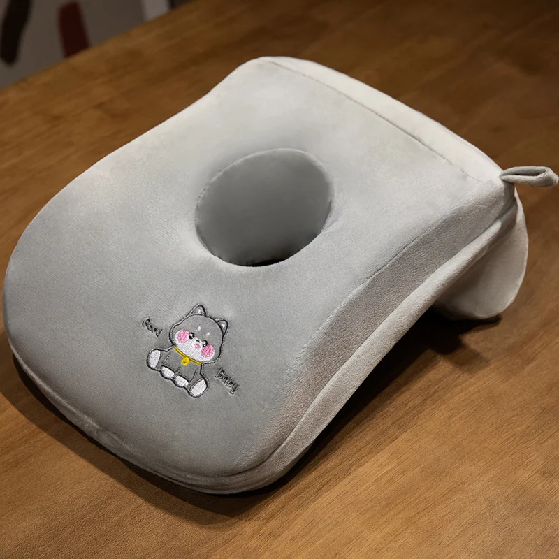 Plüsch-Nackenstützkissen mit ergonomischer Aussparung Skanto