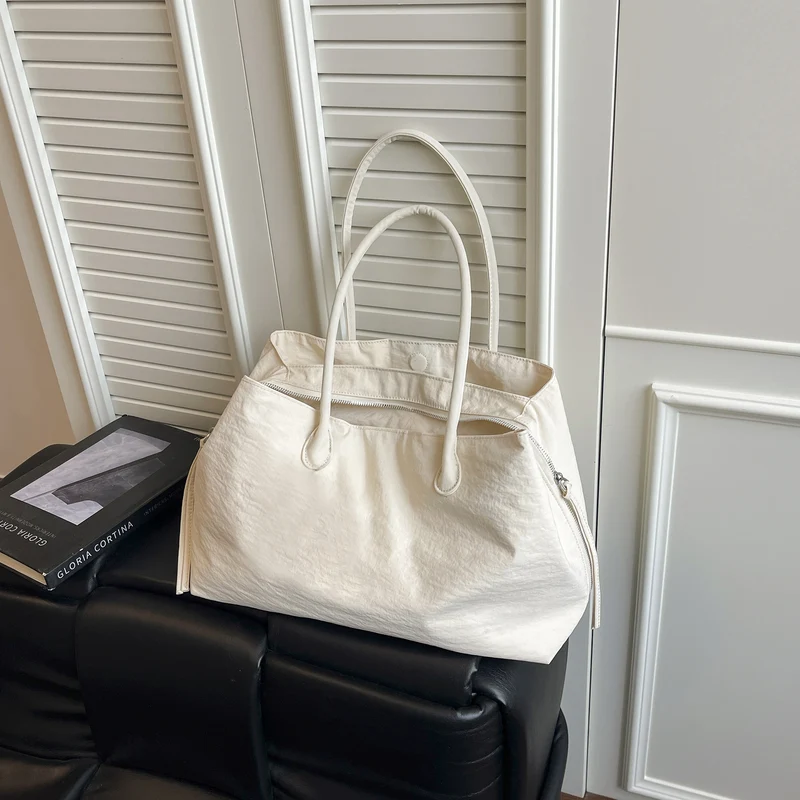 Elegante und multifunktionale Handtasche Skanto
