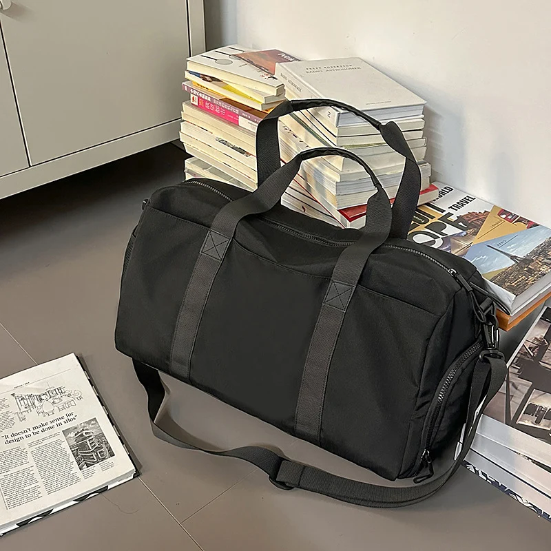Sportliche Reisetasche mit verstärktem Tragesystem und sicherem Innenfach Skanto