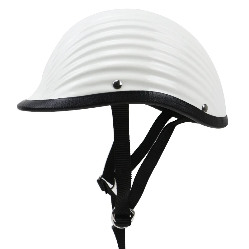 Klassischer gerippter Motorradhelm Skanto