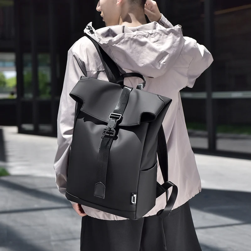 Faltbarer Rucksack mit wasserdichtem Material und minimalistischer Ästhetik Skanto