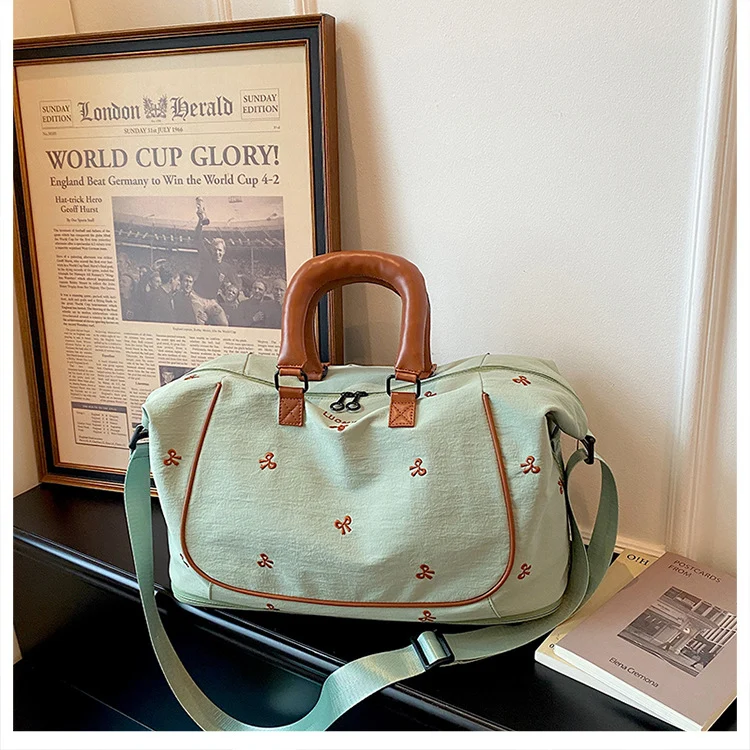Sportliche Schultertasche Skanto