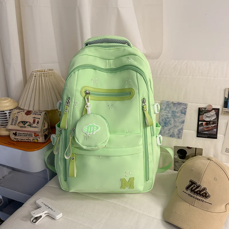 Stilvoller Schulrucksack Skanto mit vielen Taschen