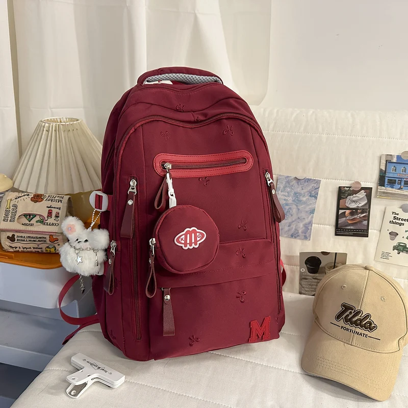 Stilvoller Schulrucksack Skanto mit vielen Taschen