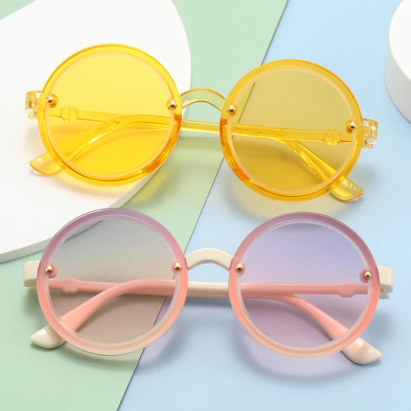 Runde Damen-Sonnenbrille mit transparentem Rahmen Skanto
