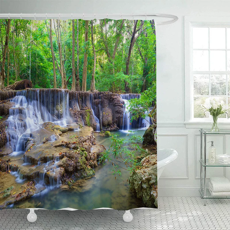 Duschvorhang mit malerischem Wasserfall-Print Skanto