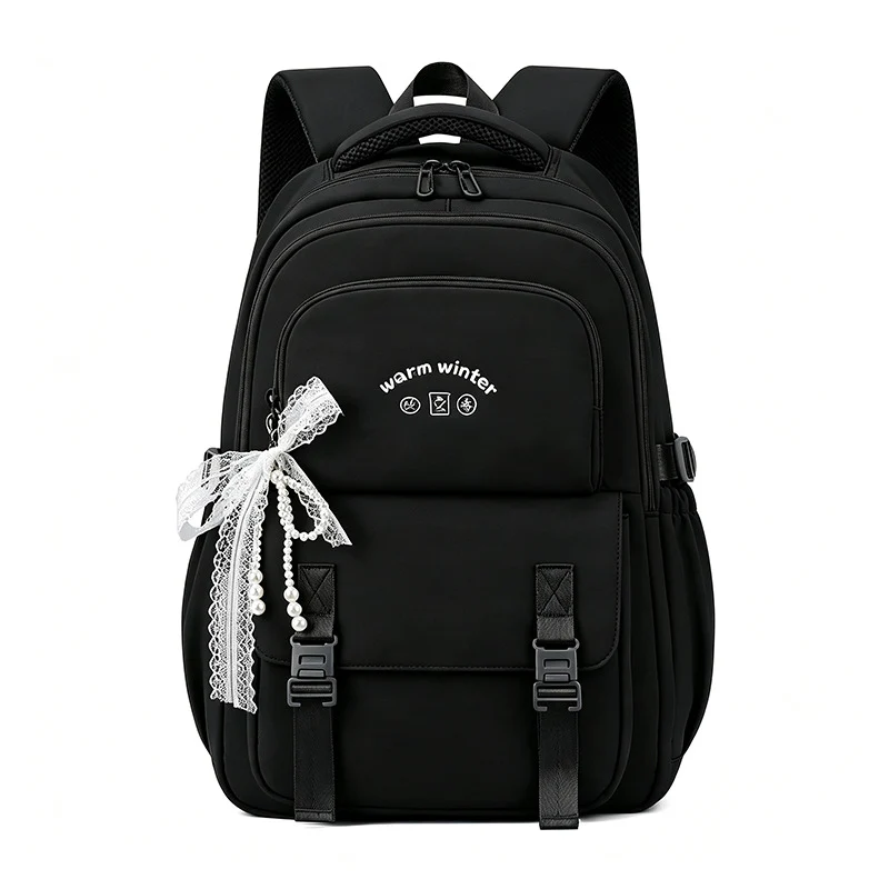 Moderner Rucksack mit stilvollen Dekorationen Skanto