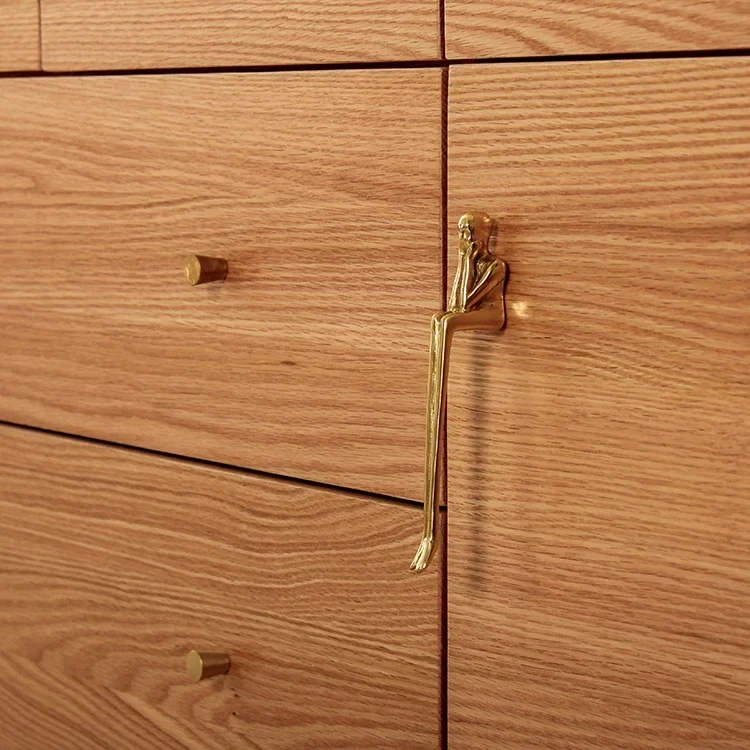 Nordischer Messing-Schrankgriff Luxuriöser moderner Kleiderschrank- und Schubladengriff | Skanto