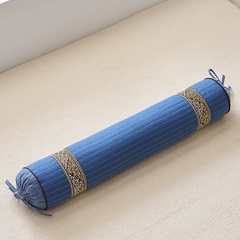 Meditationsrolle mit dekorativem Design Skanto