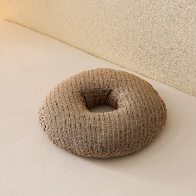 Bequemes Donut-Kissen mit ergonomischem Design Skanto