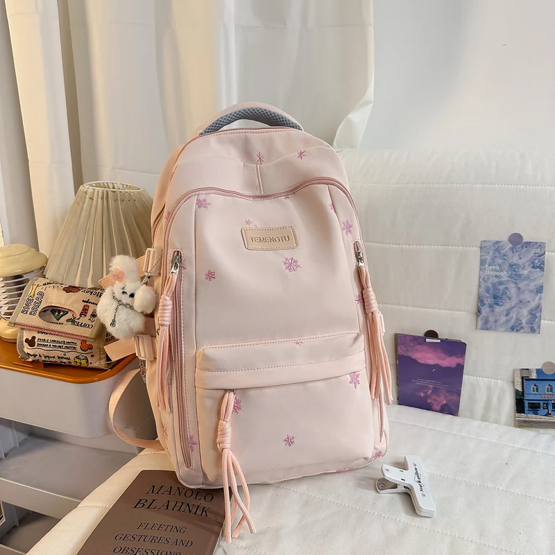 Eleganter Rucksack mit Blumenstickerei Skanto