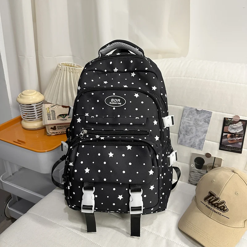 Rucksack Skanto mit Sternenmuster und mehreren Fächern
