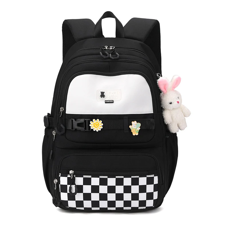 Niedliche Schultasche mit verspieltem Anhänger Skanto