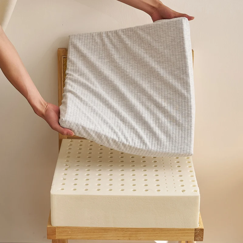 Atmungsaktiver und hypoallergener Matratzenschoner Skanto