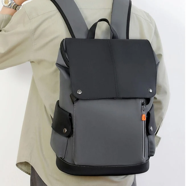 Moderner Rucksack mit mehreren Fächern und anpassbarem Design Skanto