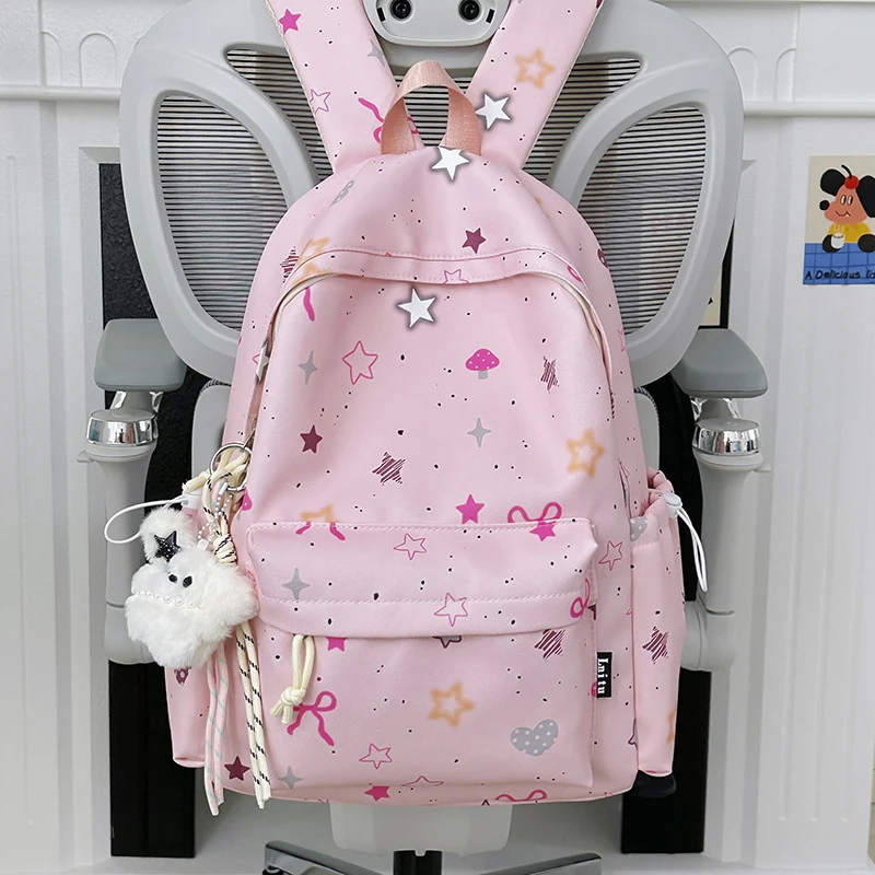 Niedlicher Hasen-Rucksack im Cartoon-Stil Skanto