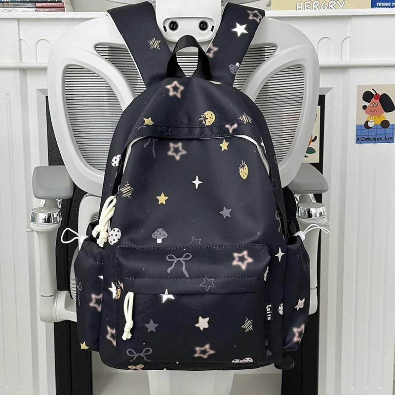 Niedlicher Hasen-Rucksack im Cartoon-Stil Skanto