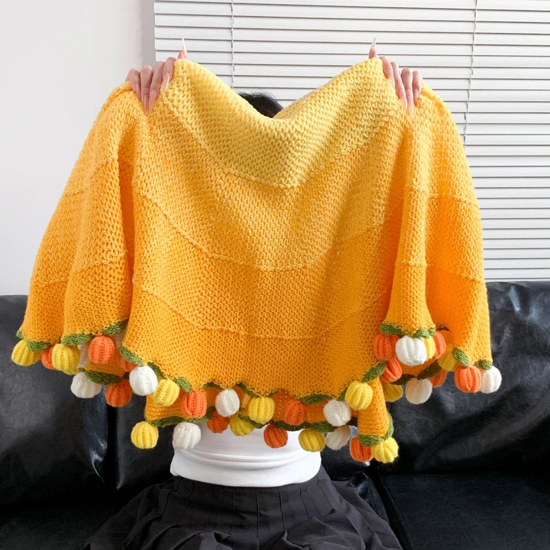 Elegante handgemachte Strickdecke mit Blumenmuster Skanto