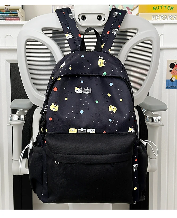 Rucksack Skanto mit Zeichentrickfiguren-Print