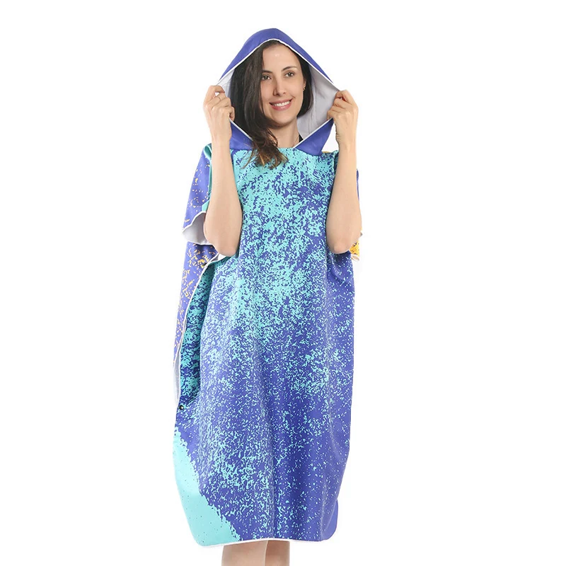 Strandkleid mit Tropenprint Skanto