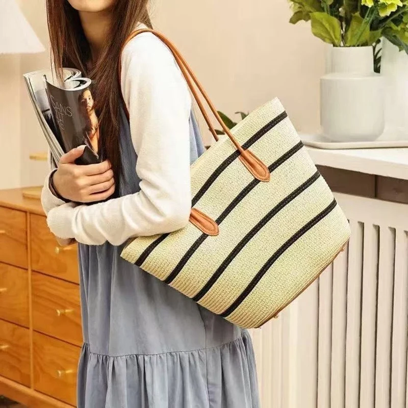 Elegante Strandtasche mit passendem Sonnenhut Skanto