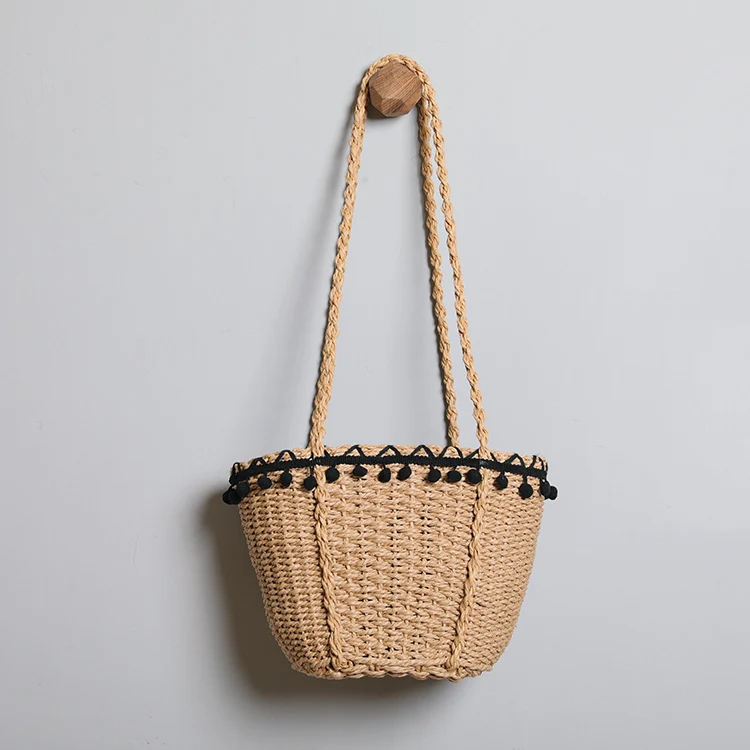 Schöne Strandtasche mit Pompons Skanto