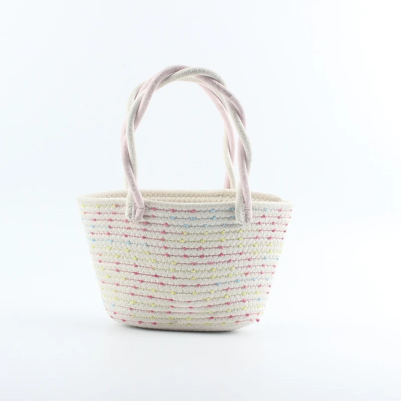 Moderne Strohtasche mit farbigen Akzenten Skanto