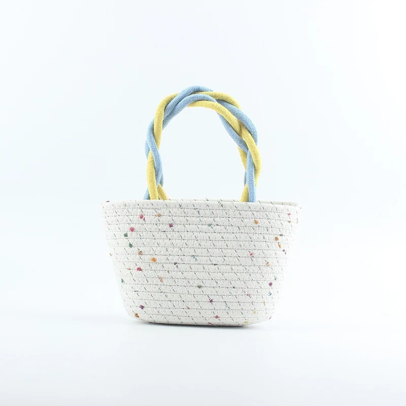 Moderne Strohtasche mit farbigen Akzenten Skanto