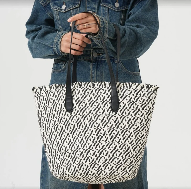 Multifunktionaler Raffia-Shopper mit eleganten Ledergriffen Skanto